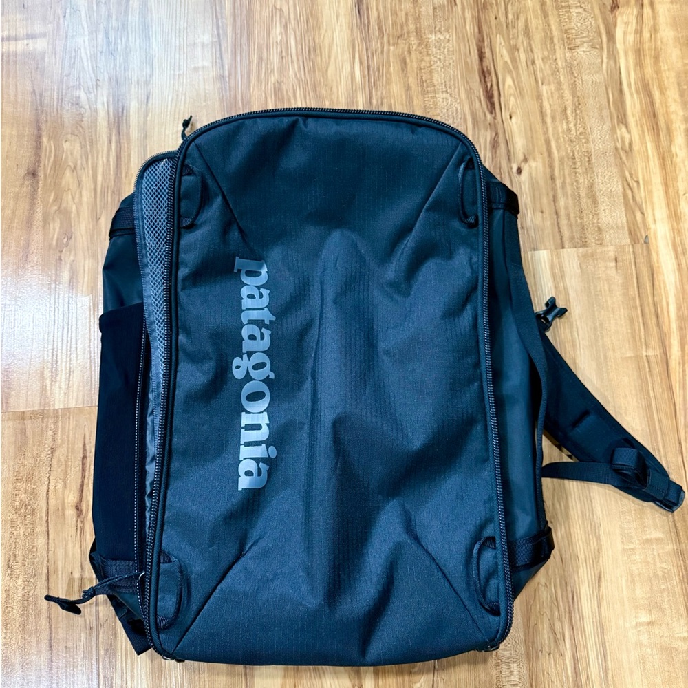 Patagonia Black Hole Mini MLC Pack 30L - Picture 2 of 6